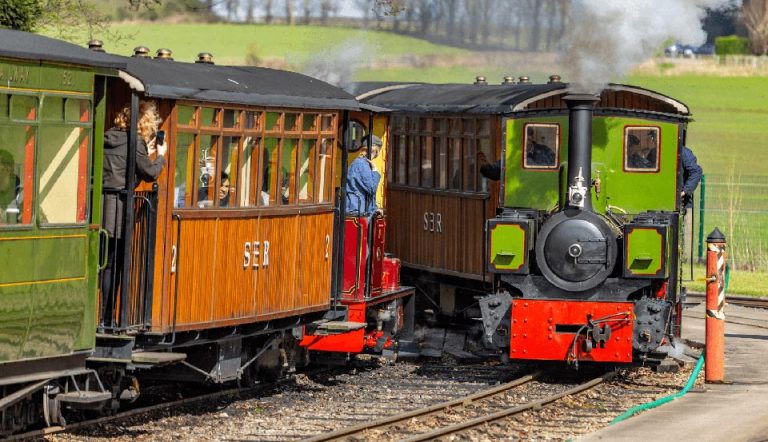 Incoming-Trains