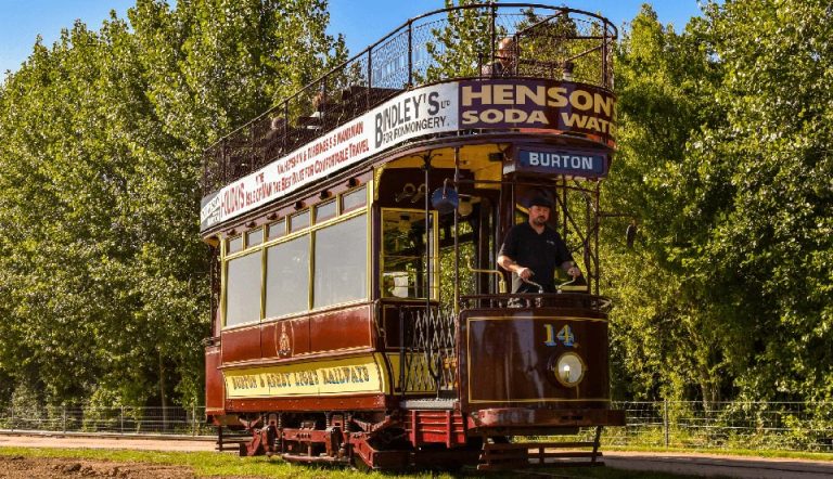 TRAM-in-sun
