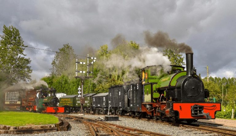 dark-cloudy-day-with-green-train