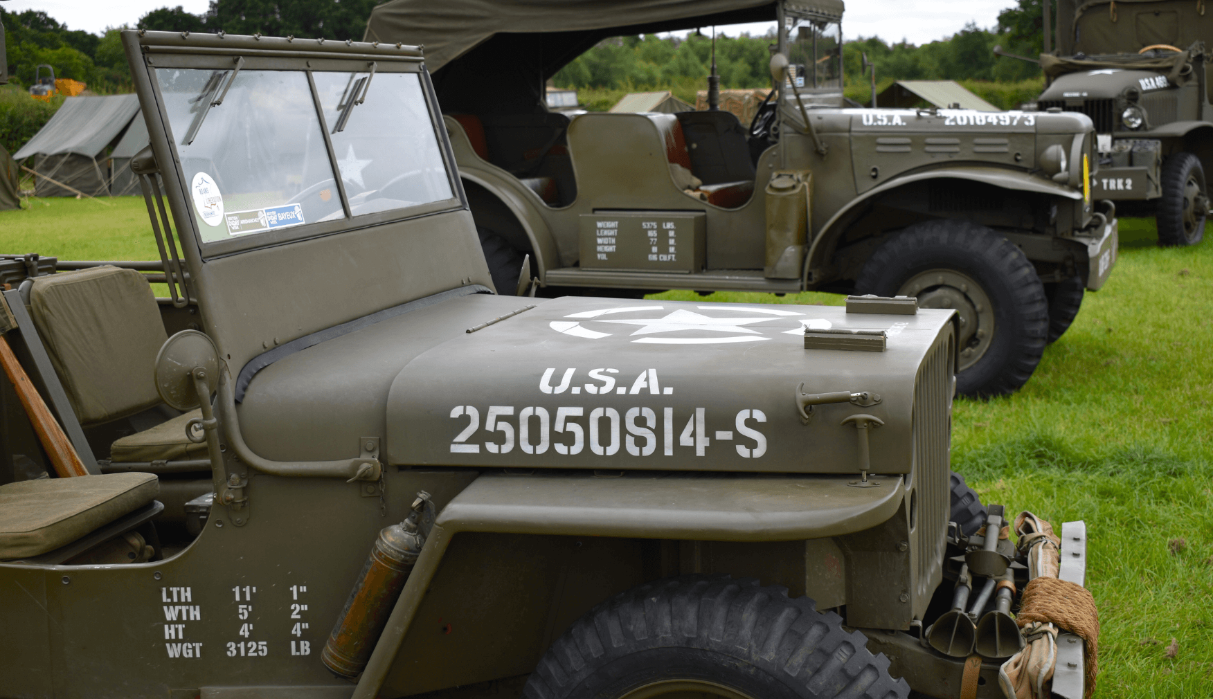Vintage USA vehicles at 1940s event