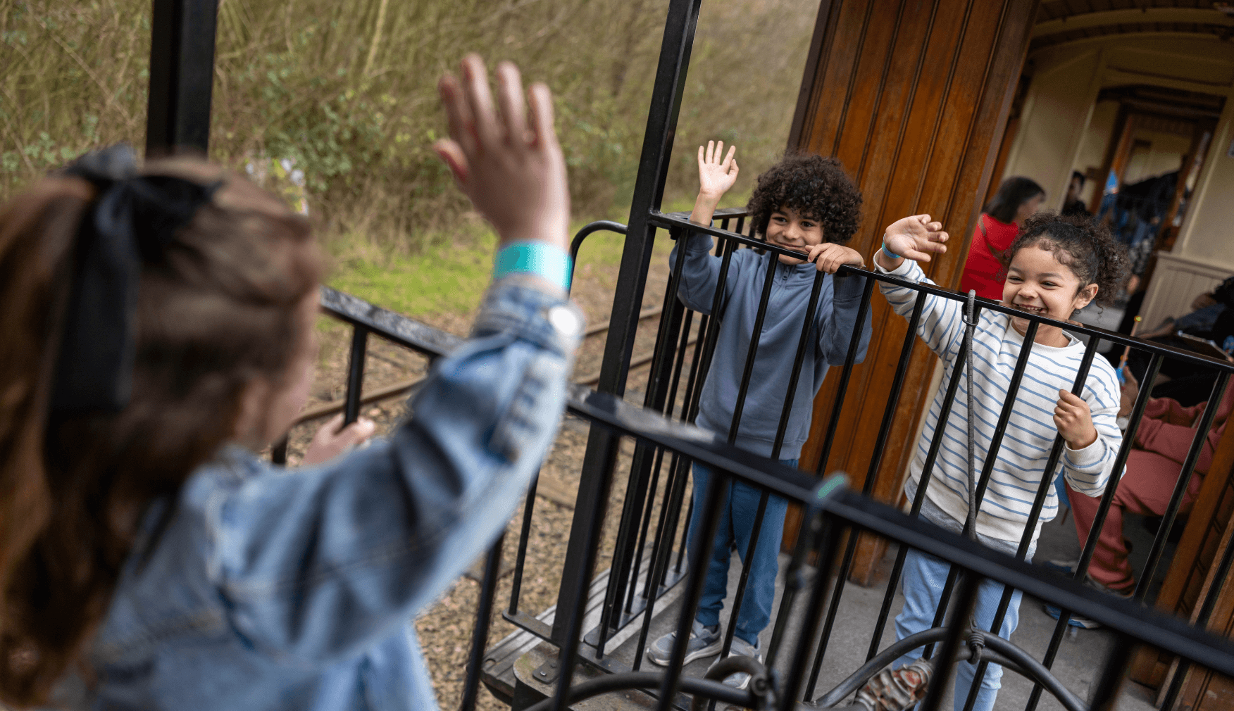 Children making friends at Day Out With Thomas